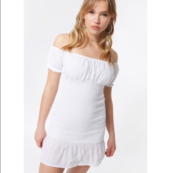 XL White Off The Shoulder boho Smocked Mini Dress - Picture 2 of 4